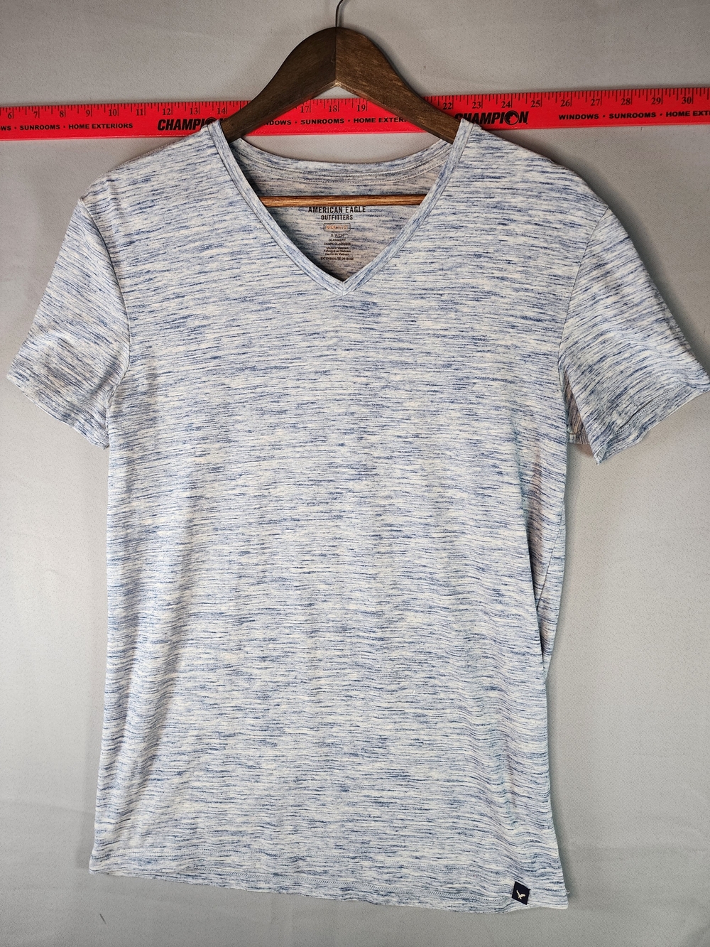 American Eagle Outfitters Light Blue Heather V-Neck Tee